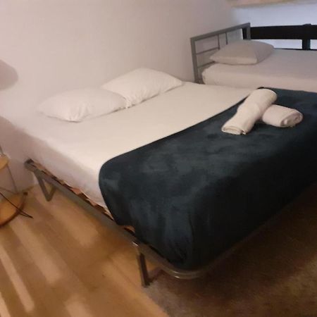 Appartement Calme Avec Terrasse Marseille Eksteriør bilde